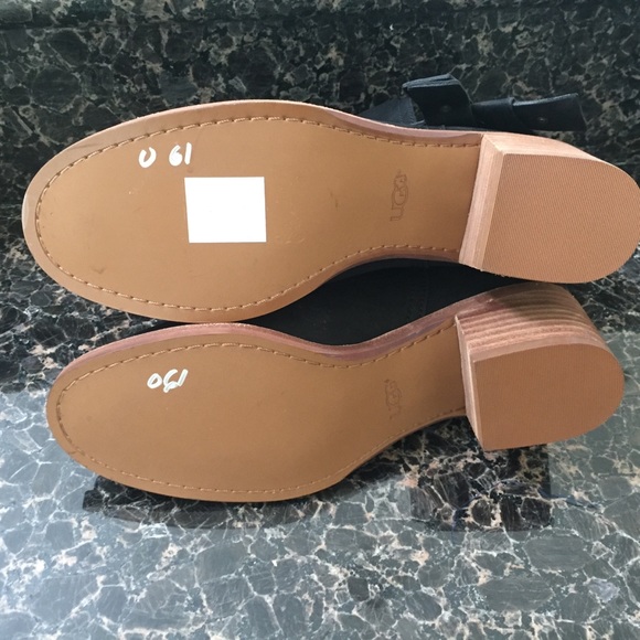 New UGG Elora Suede Ankle Booties - Picture 5 of 8